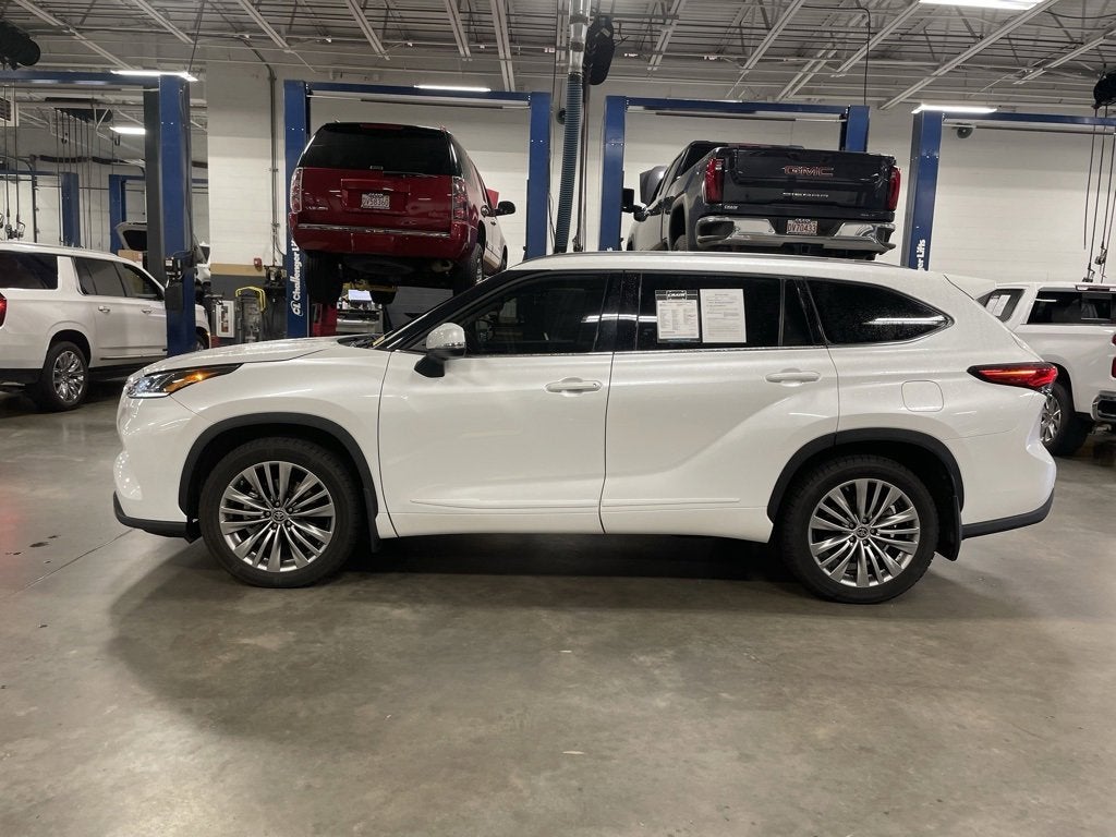 2022 Toyota Highlander Platinum