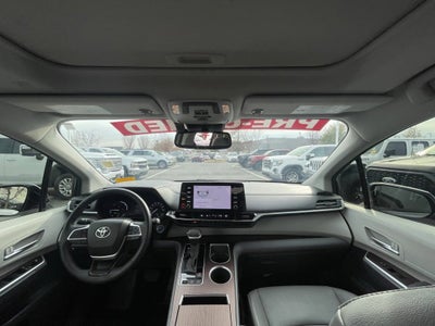 2024 Toyota Sienna XLE