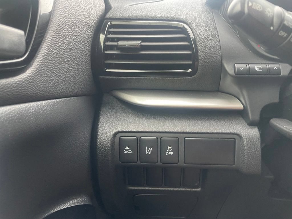 2025 Mitsubishi Eclipse Cross LE