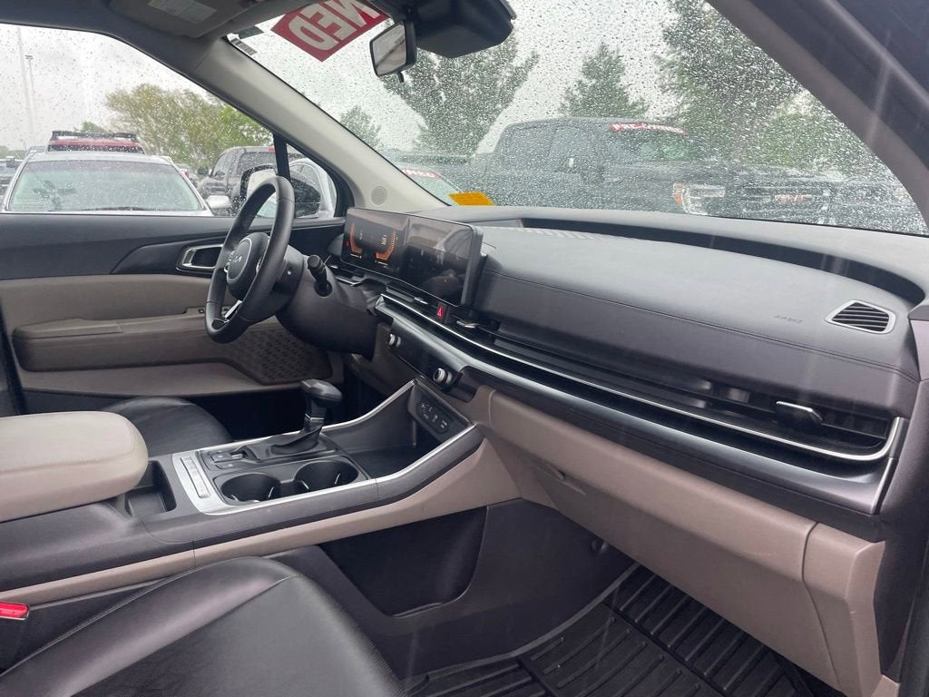 2025 Kia Carnival LXS
