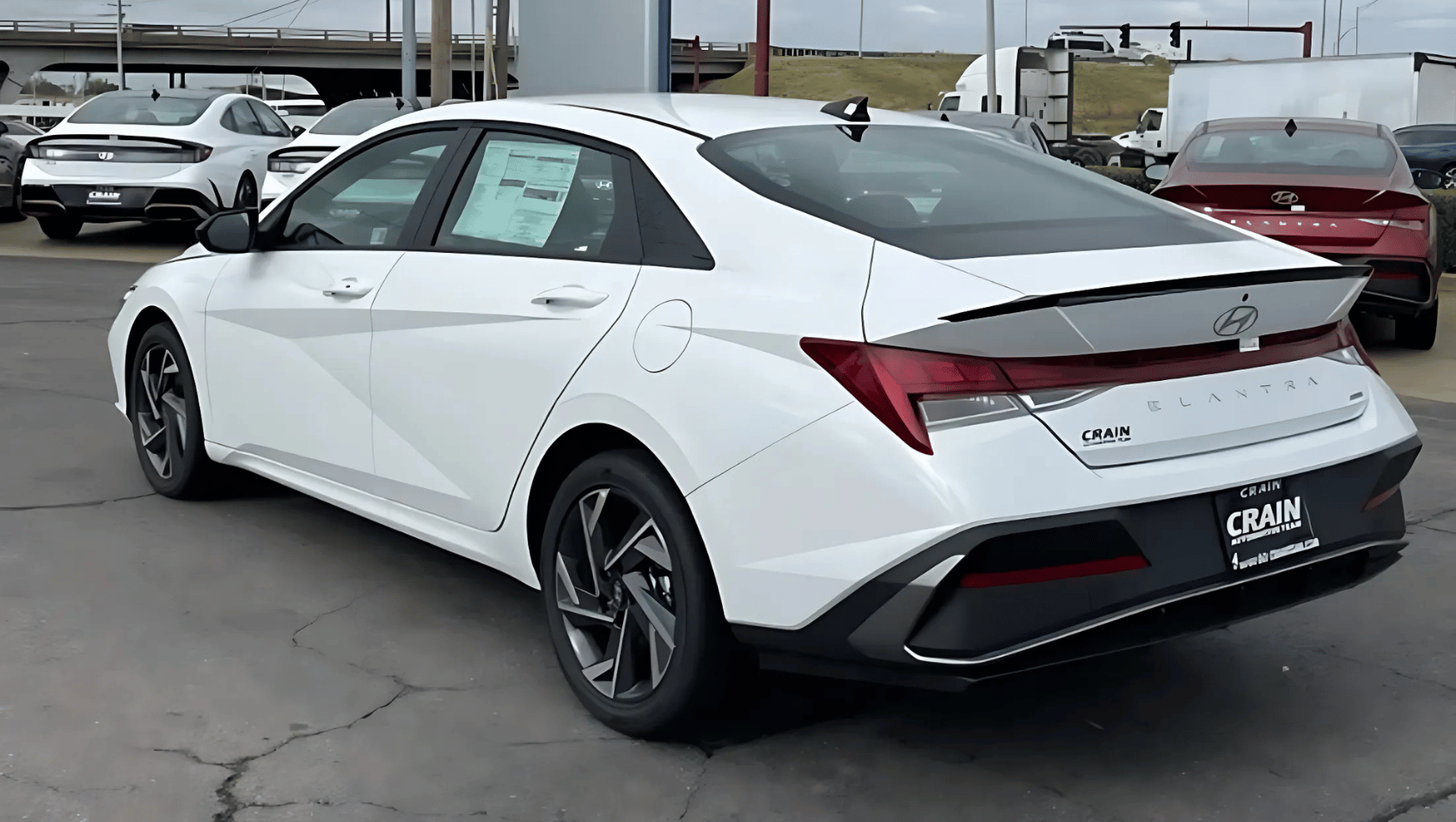 Side View of the 2025 Hyundai Elantra Hybrid
