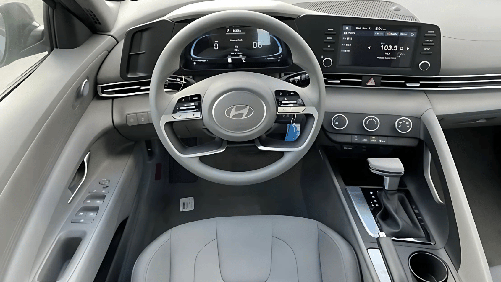 Interior View of the 2025 Hyundai Elantra